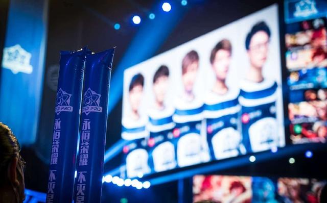 手机知名游戏主播蓝战非自称在南非遭绑架：绑匪持刀威胁伪造强奸案