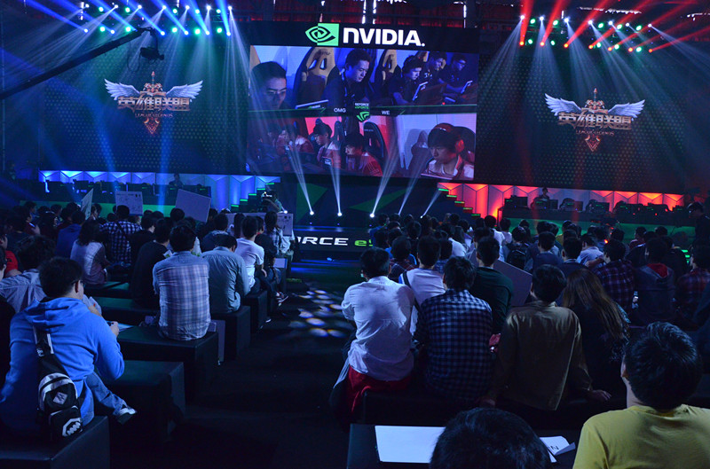 WE赛后群访：Fofo说Jiejie赛前表示要抓中，但根本抓不到