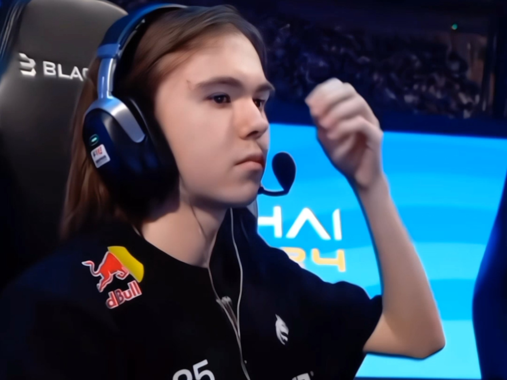 【lpl战报】TES 2-0 LGD：knight瑞兹无解发挥 TES快刀斩乱麻战胜LGD