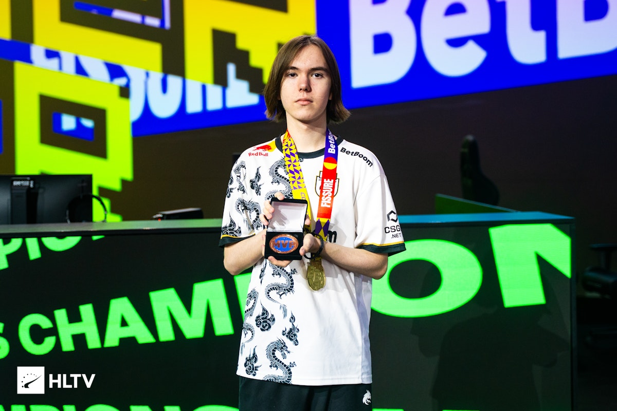 Uzi ： Doinb队在老年杯中没有明显的弱点，而水晶兄弟队在训练赛中没有可以赢的队伍。