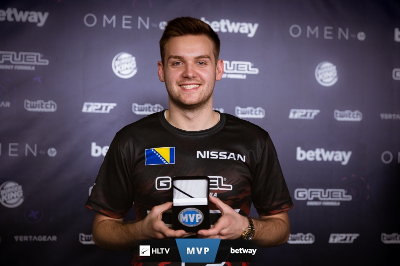 目前又有三支外卡战队确定了今年MSI季中冠军赛的名额 拉美赛区：R7 日本赛区：DFM 巴西赛区：LLL